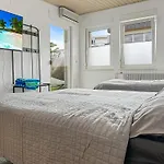 Rooftop Penthouse With Hot Tub * Štutgart