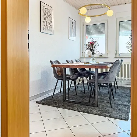 Zentrales Penthouse In Mit Whirlpool & Billard Apartman *