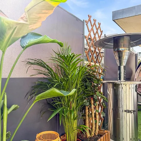 Zentrales Penthouse In Mit Whirlpool & Billard Apartamento