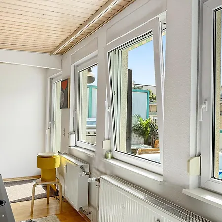 Zentrales Penthouse In Mit Whirlpool & Billard Apartman