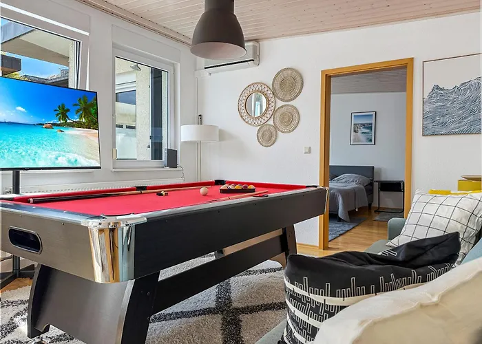 Zentrales Penthouse In Mit Whirlpool & Billard *