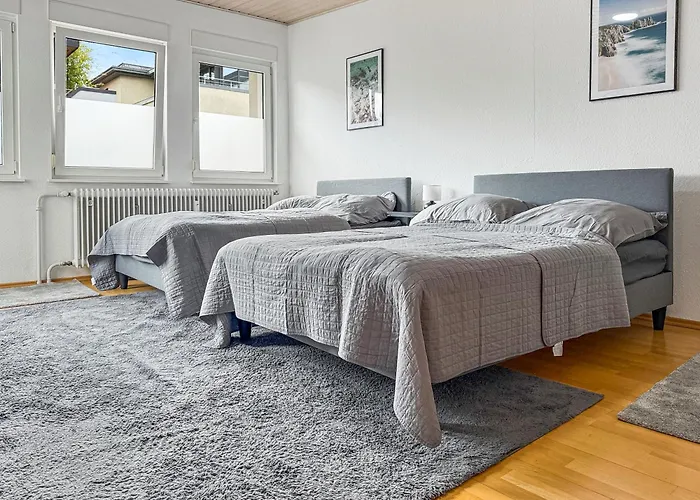 Zentrales Penthouse In Mit Whirlpool & Billard *