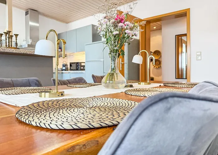 Zentrales Penthouse In Mit Whirlpool & Billard Apartman *