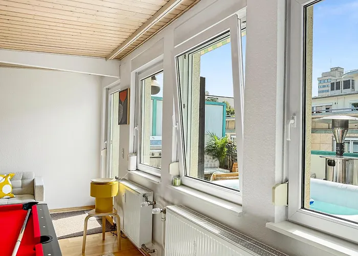 Zentrales Penthouse In Mit Whirlpool & Billard Apartman