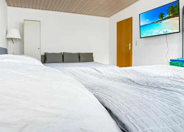 Zentrales Penthouse In Mit Whirlpool & Billard Apartman *