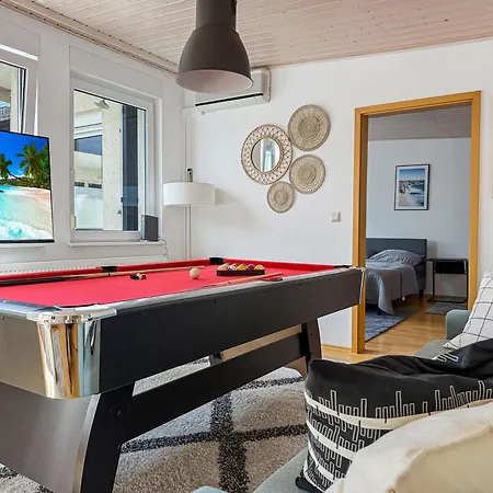 Rooftop Penthouse With Hot Tub *